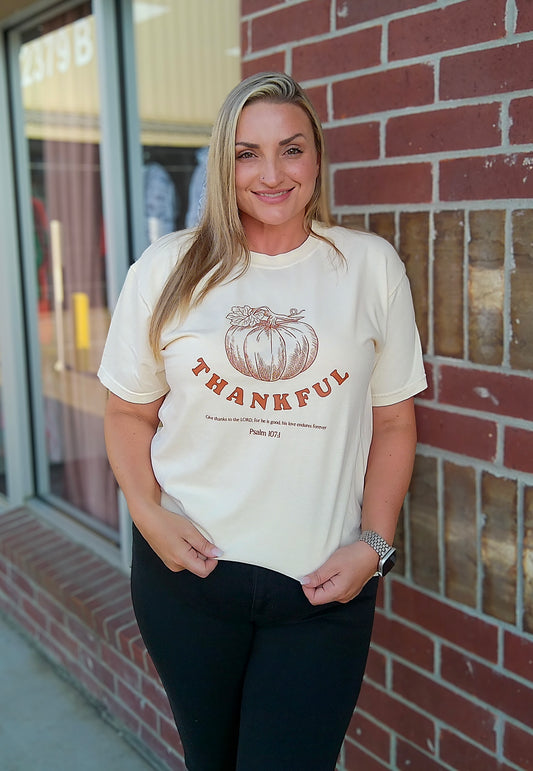Thankful Pumpkin Psalm 107:1 Comfort Colors Tee