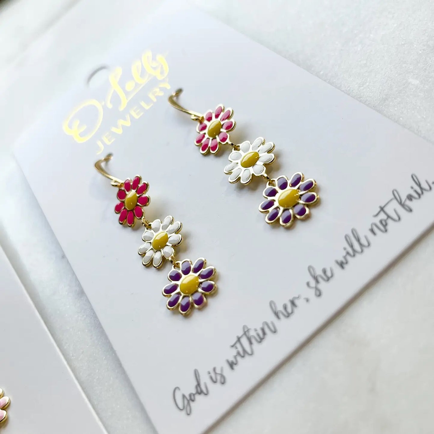 Daisy Dangle Earring