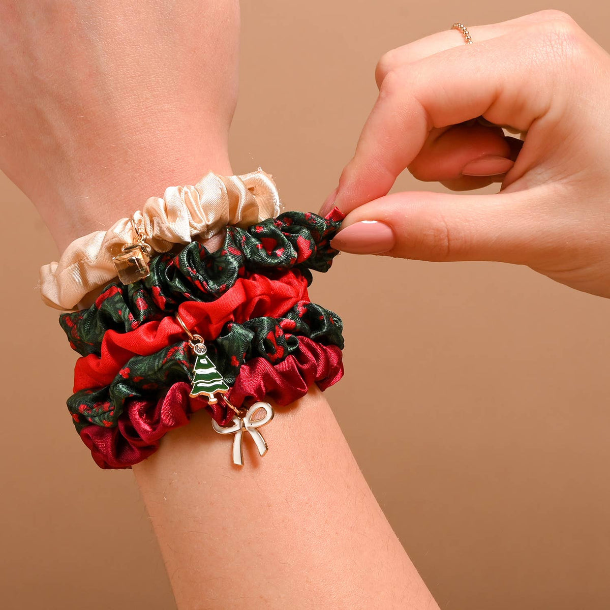 Scrunchie Charm Set-A Merry Moment
