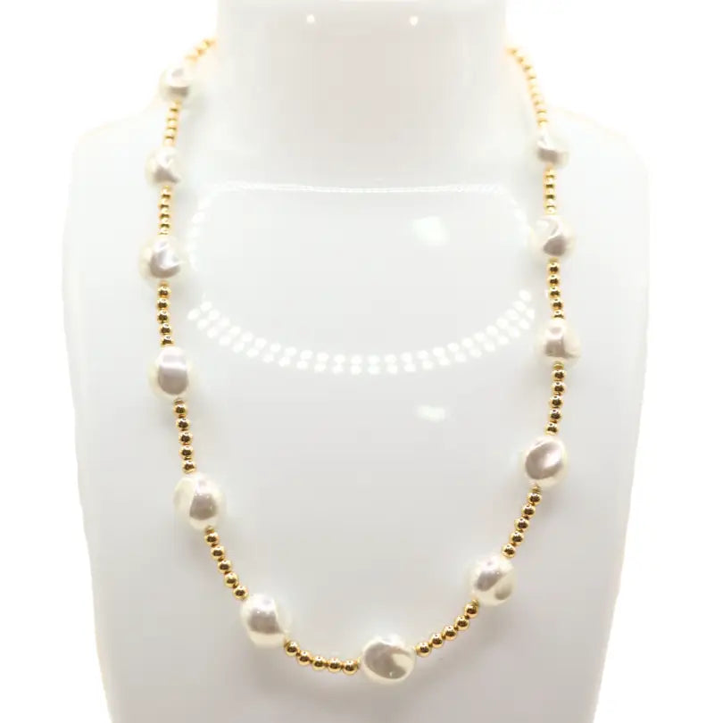 Beaded Blondes Sadie Pearl Necklace in Gold