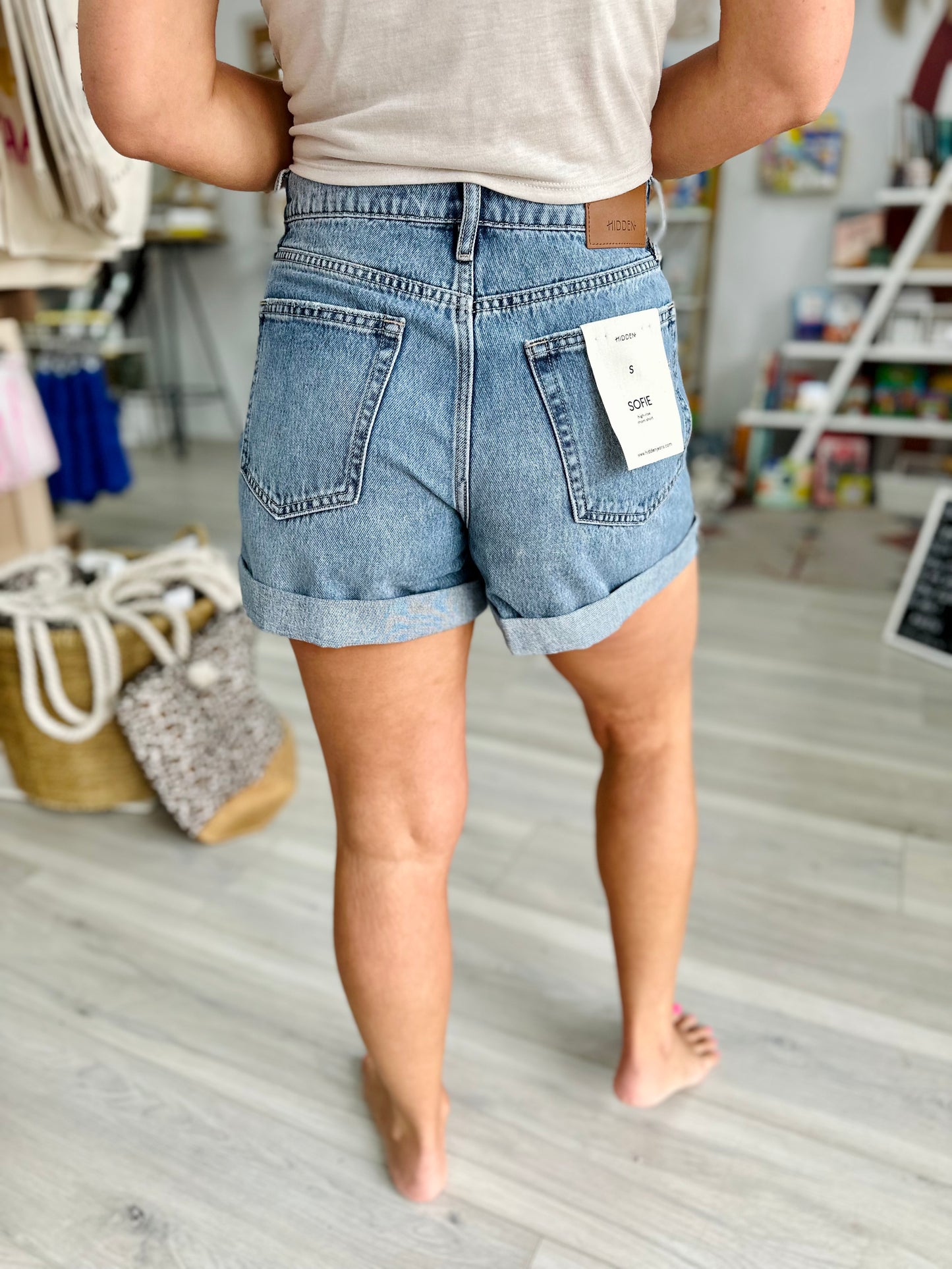Hidden 4 inch Classic Mom Shorts