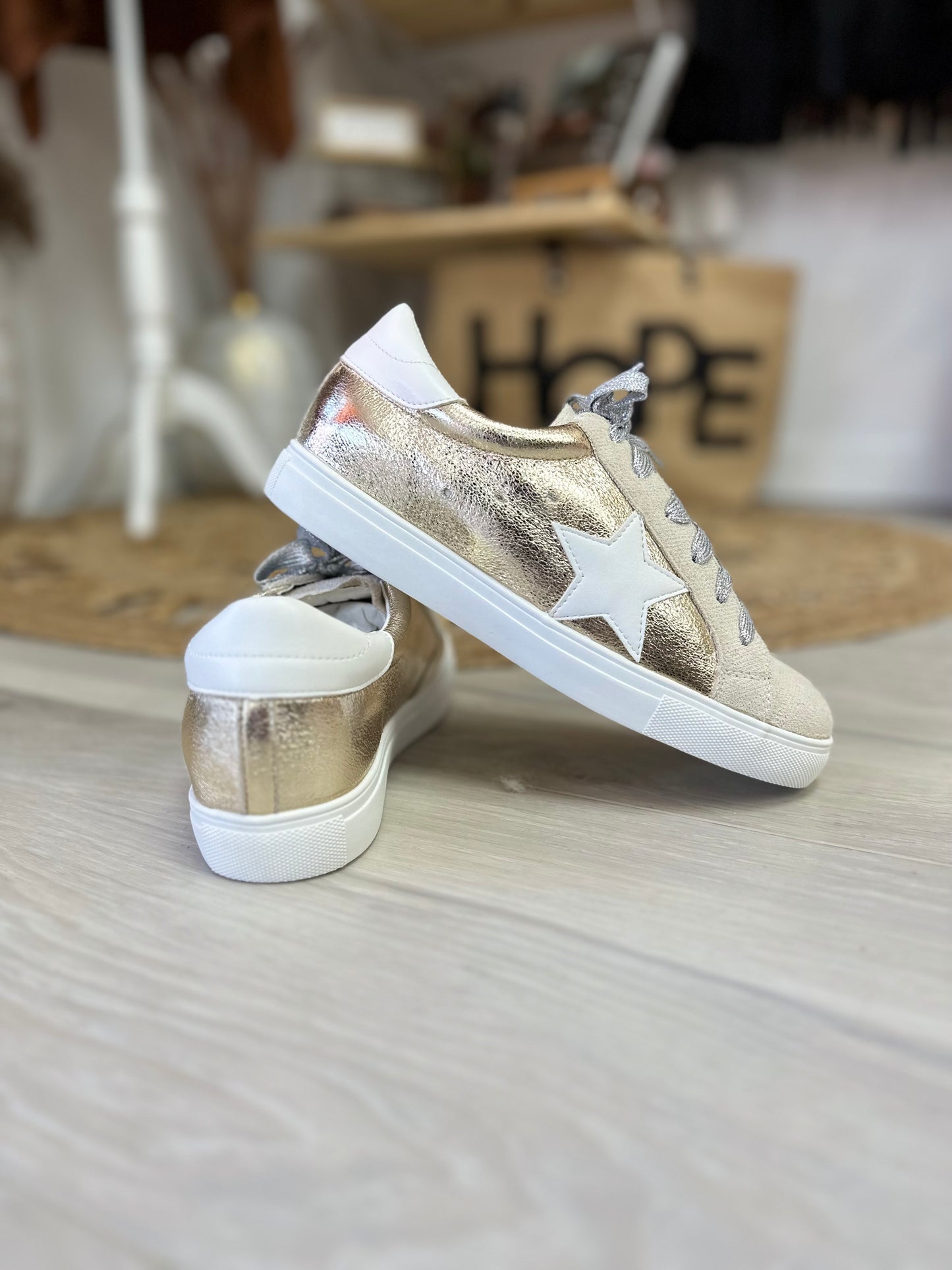 Super Star Metallic Sneaker