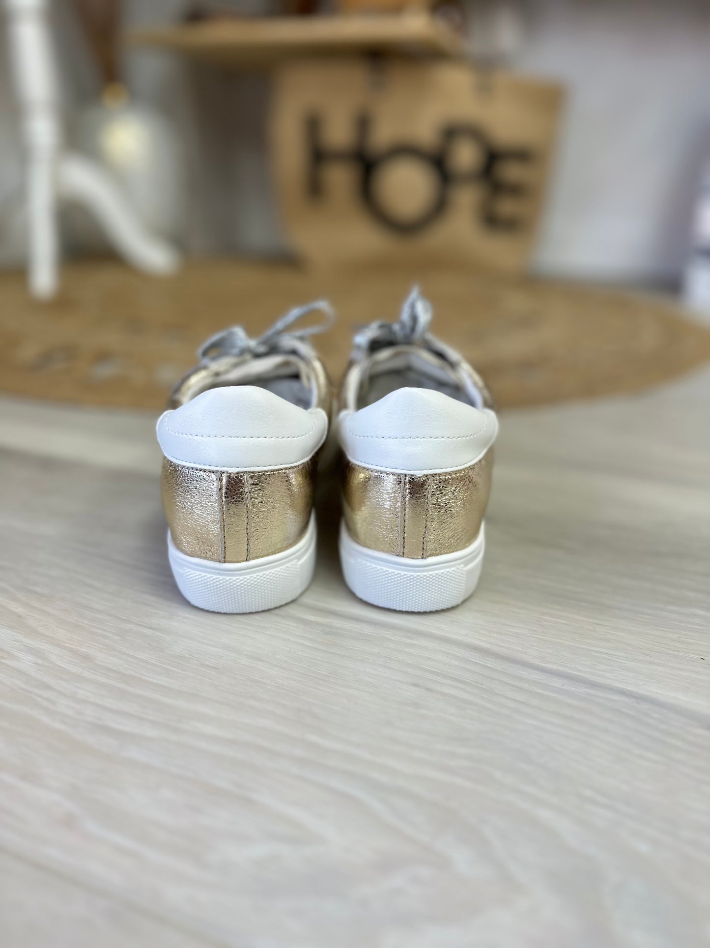 Super Star Metallic Sneaker
