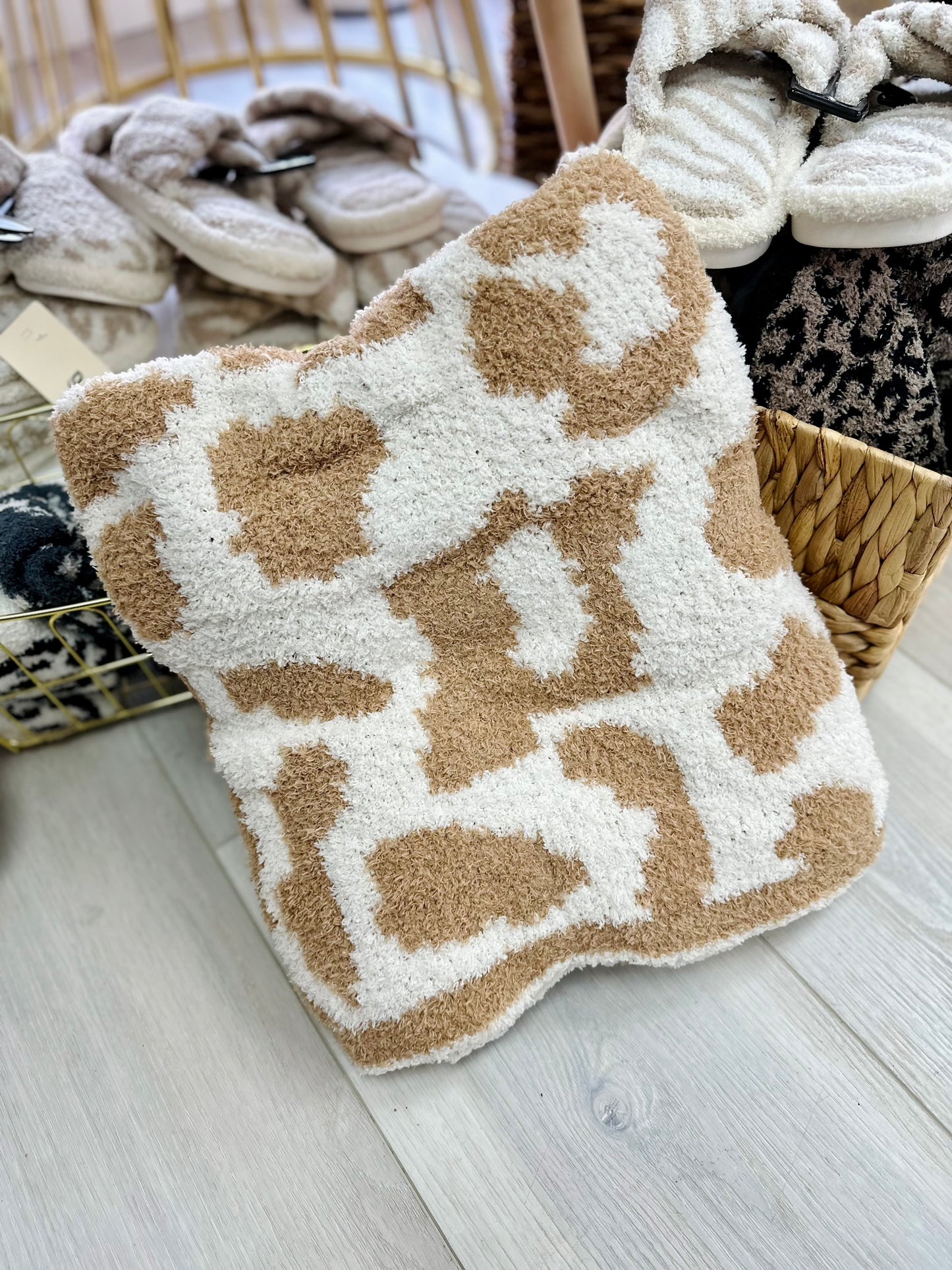 Cozy Leopard Blanket