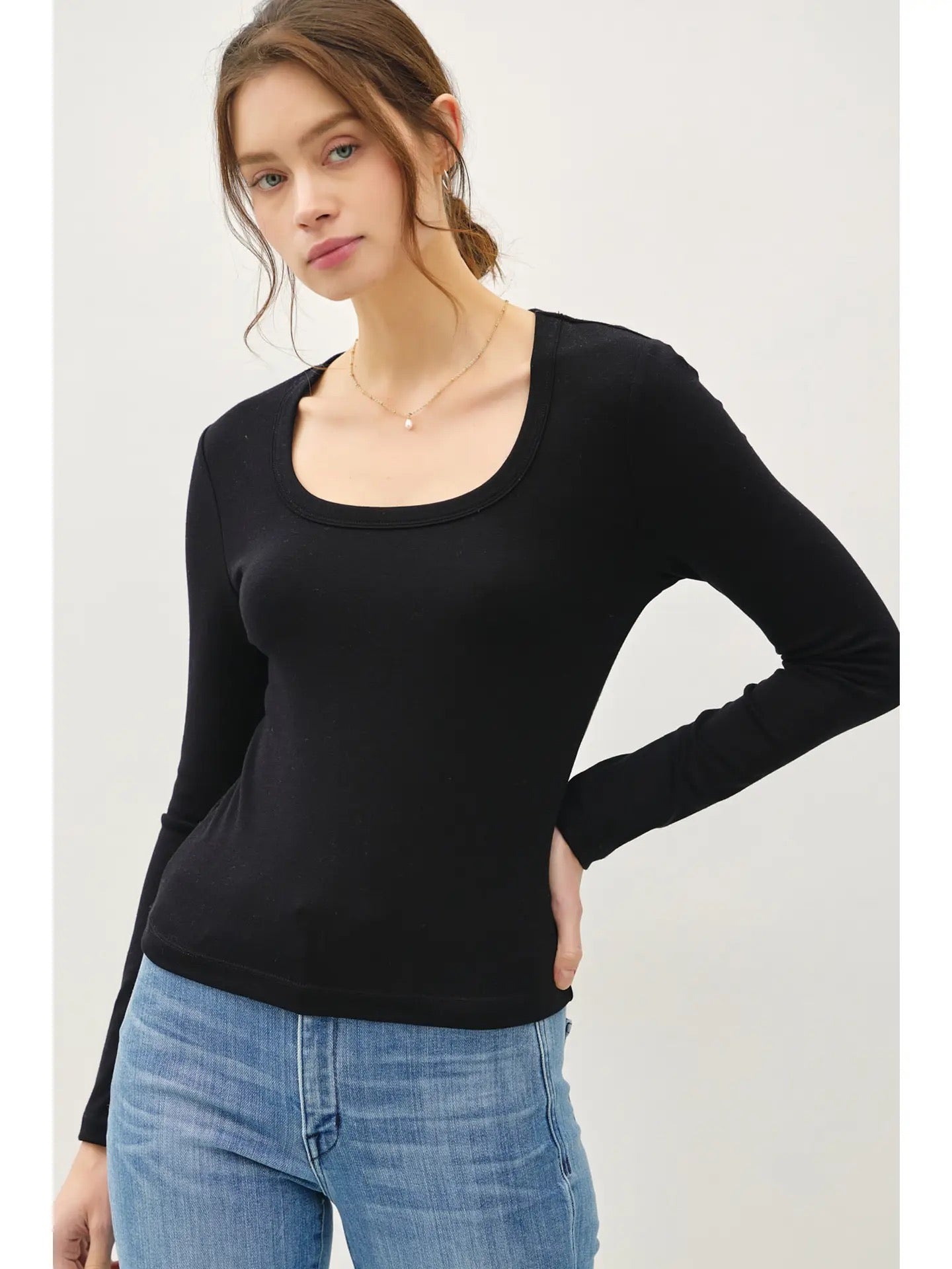 Basic Scoop Neck Long Sleeve Tee