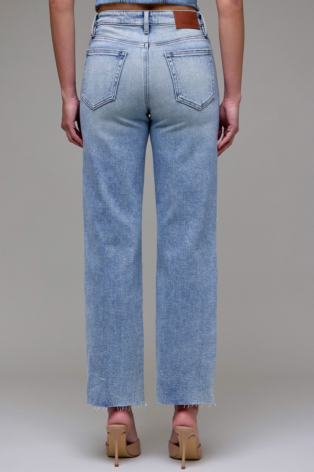 Hidden Vintage Light Classic Straight with Distressed Knee Jeans