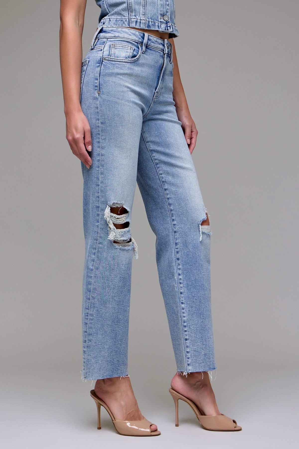 Hidden Vintage Light Classic Straight with Distressed Knee Jeans