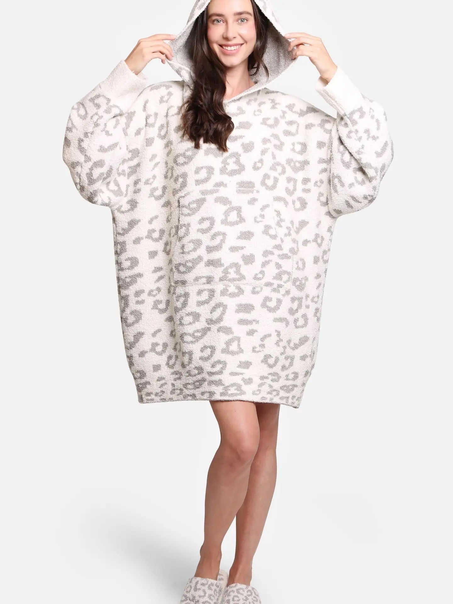 Leopard Super Luxe Wearable Blanket