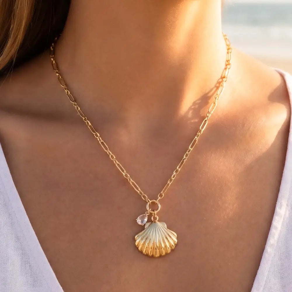Gold Seashell with Crustal Pendant Necklace