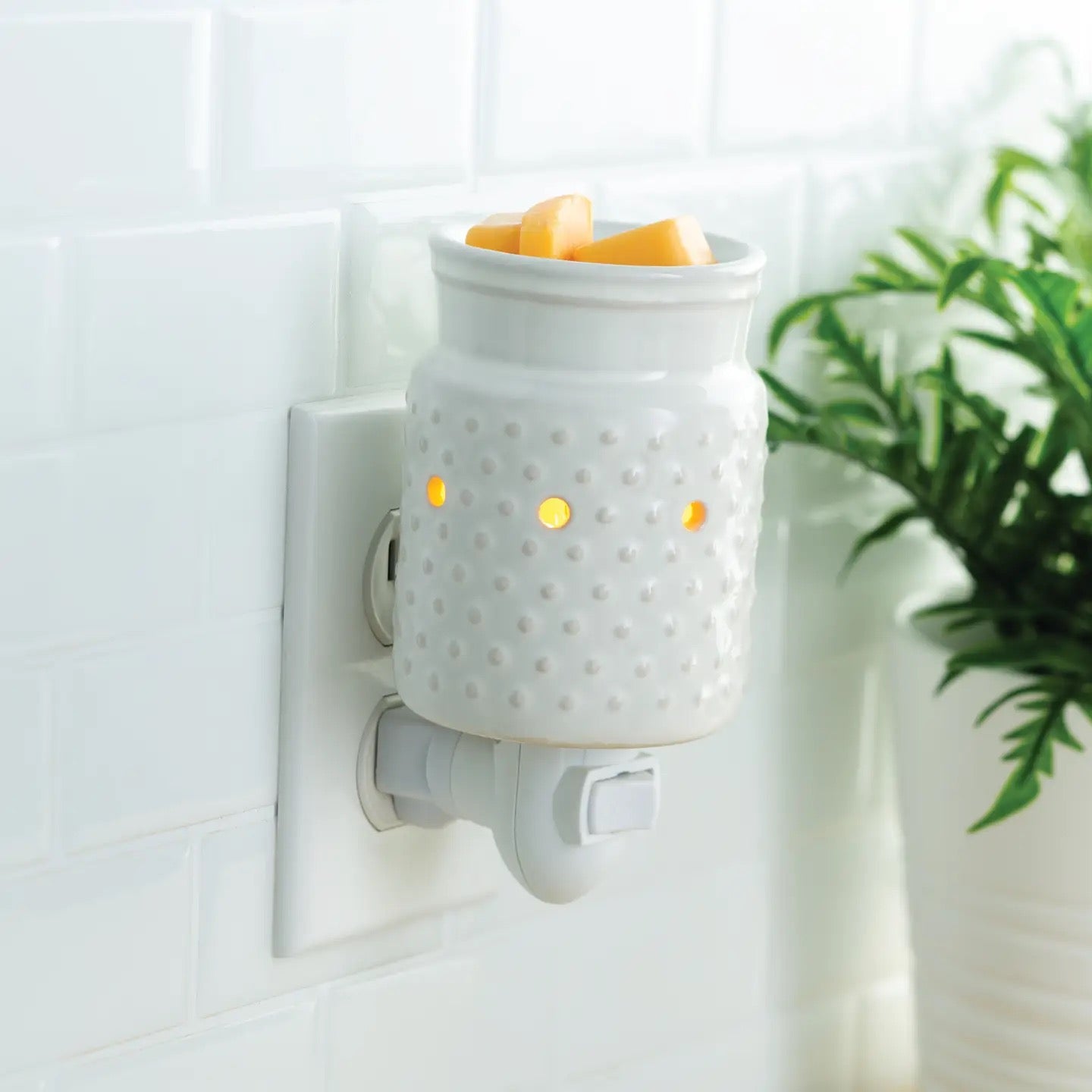 White Hobnail Pluggable Fragrance Warmer