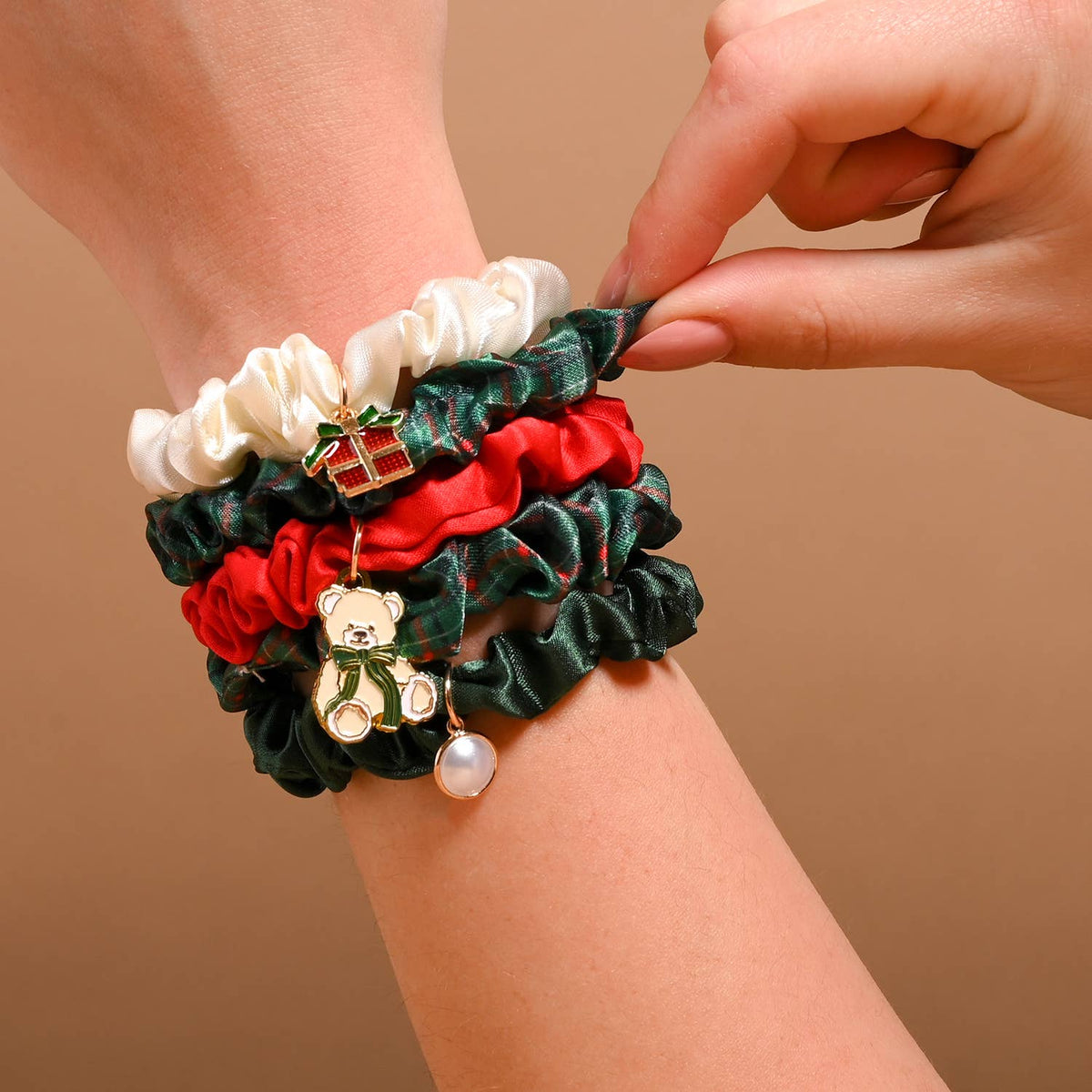 Scrunchie Charm Set-Evergreen Plaid