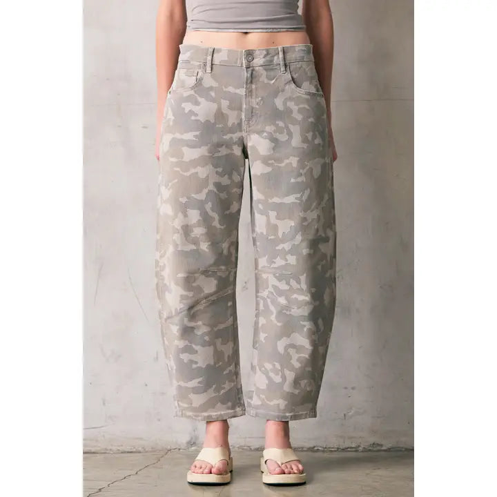 Camo Cropped Barrel Jeans