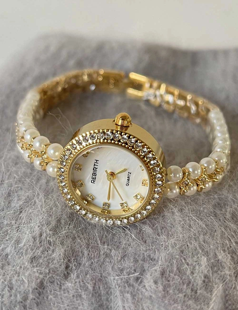 Elegant Gold Tone Stainless Steel Wrist Watch with Pearls