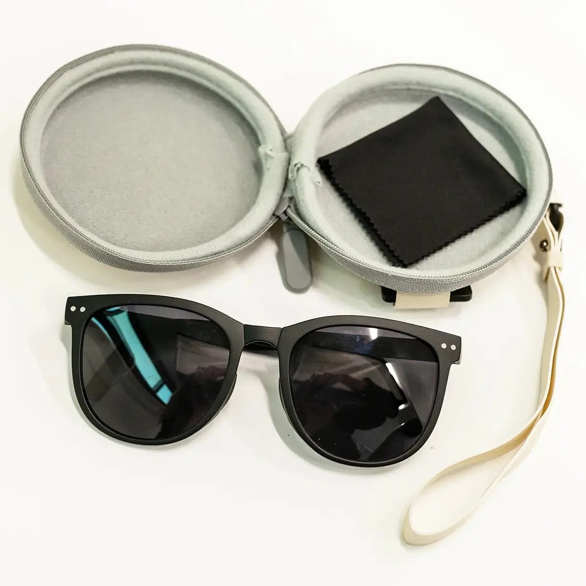 Collapsible Sunnies and Case