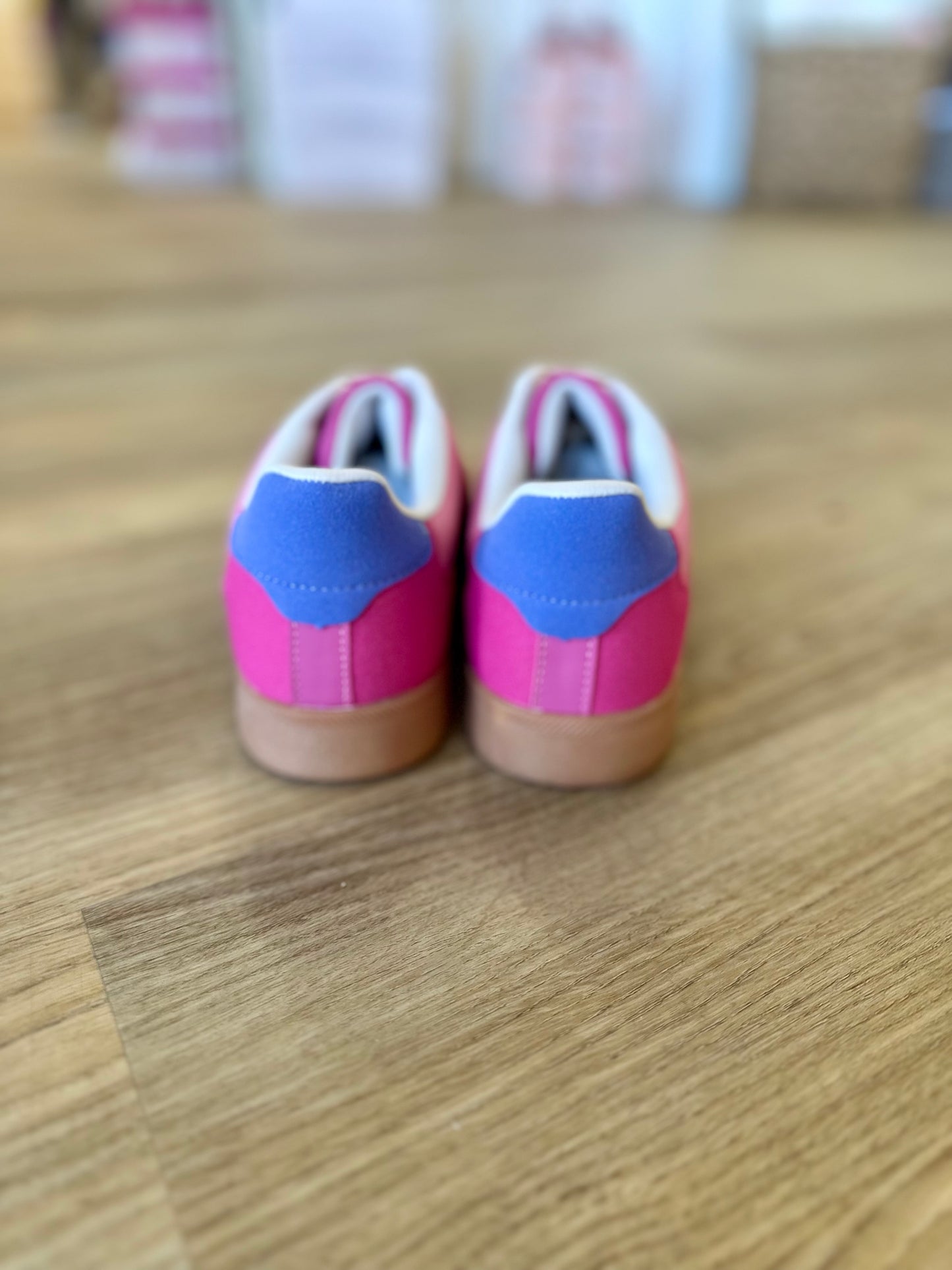 Fuchsia/Multi Sneaker