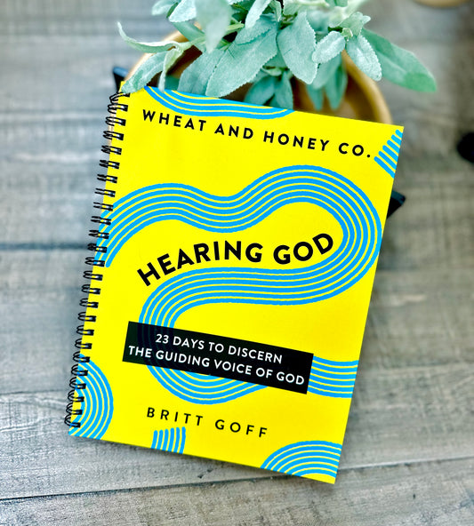 Hearing God: 23 Days to discern the guiding voice of God