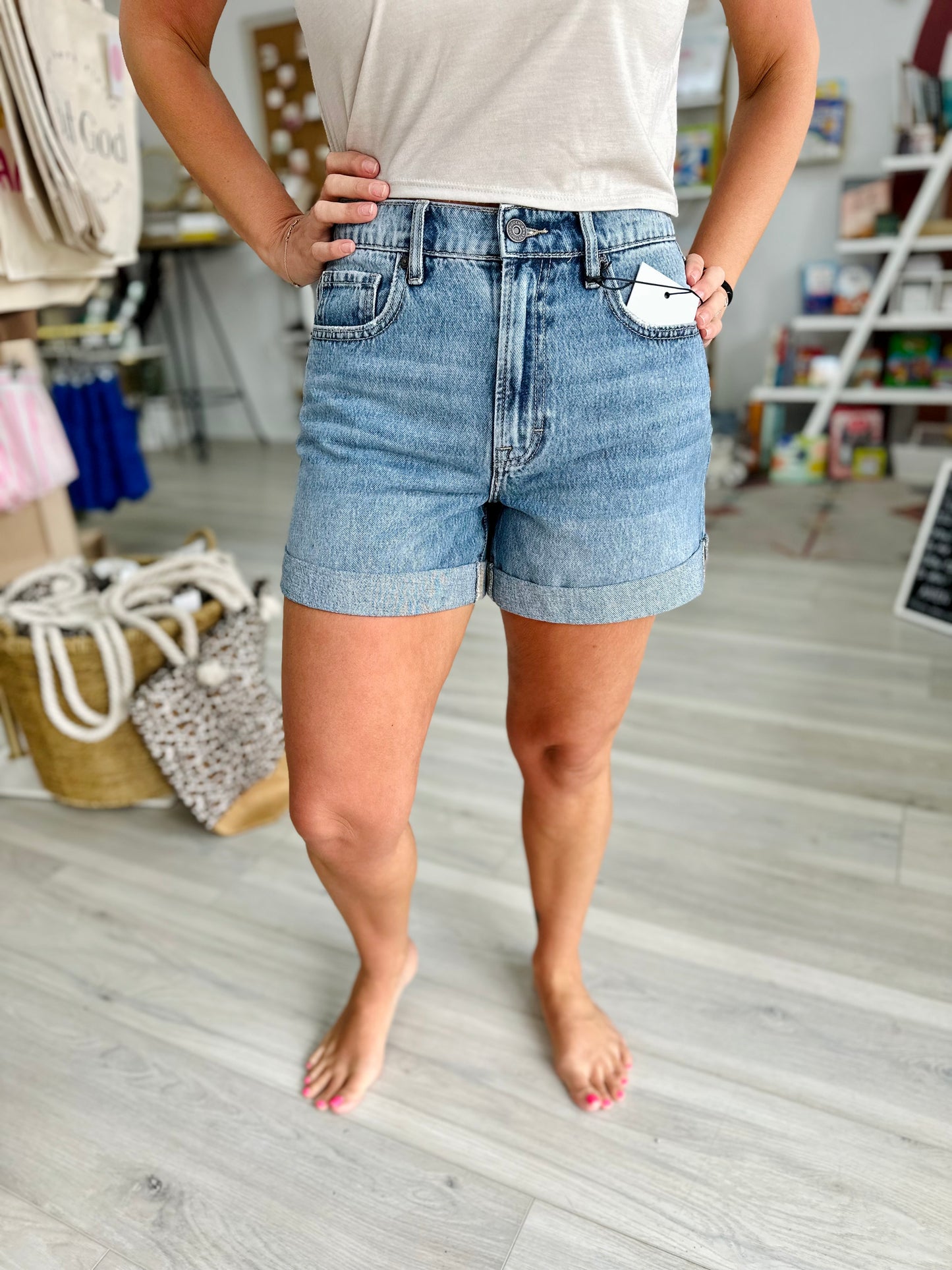 Hidden 4 inch Classic Mom Shorts