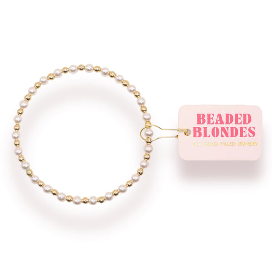 Beaded Blondes Luci Pearl Bracelet in Gold