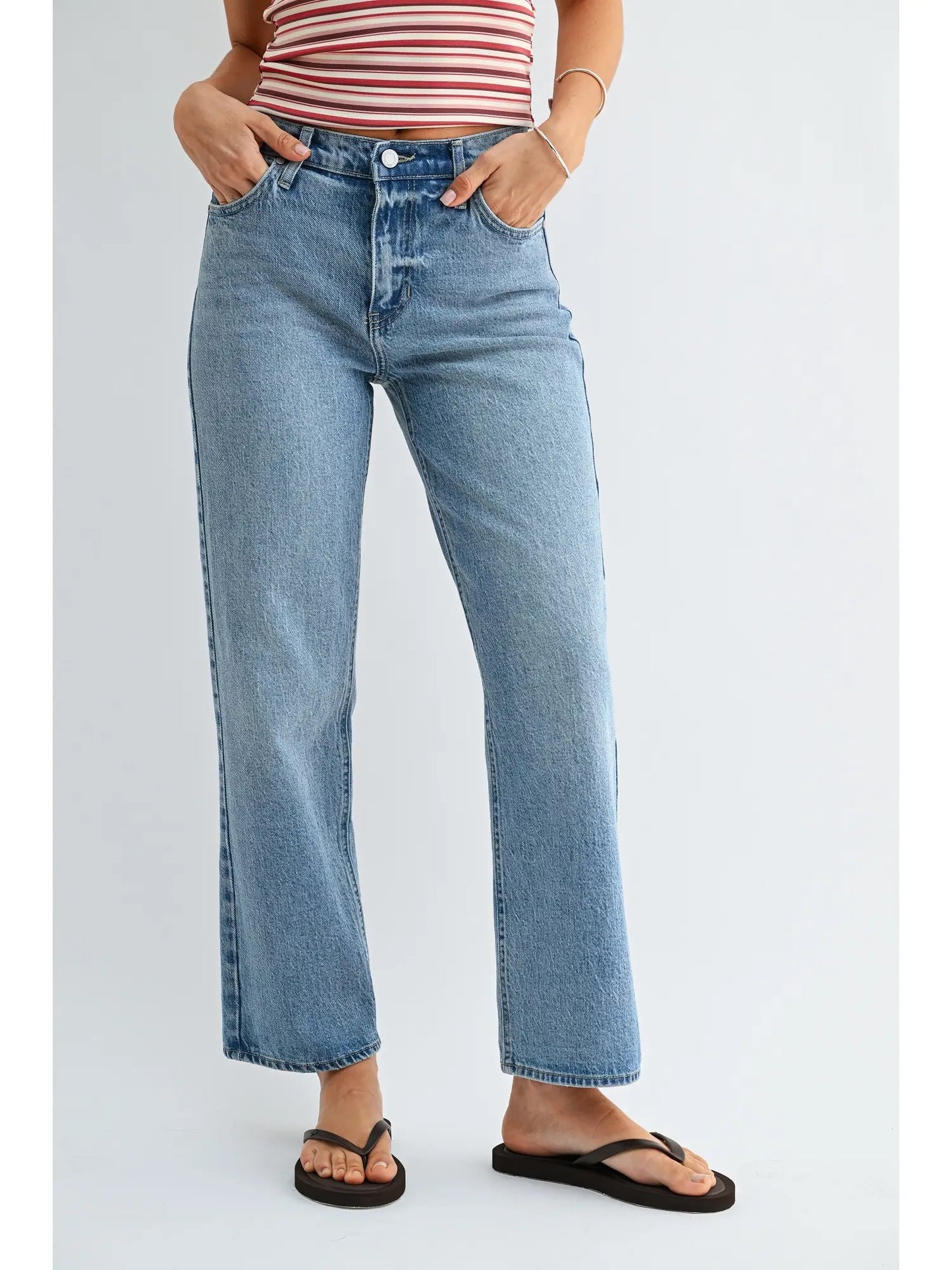 Mid Rise Ankle Straight Leg - Light Denim