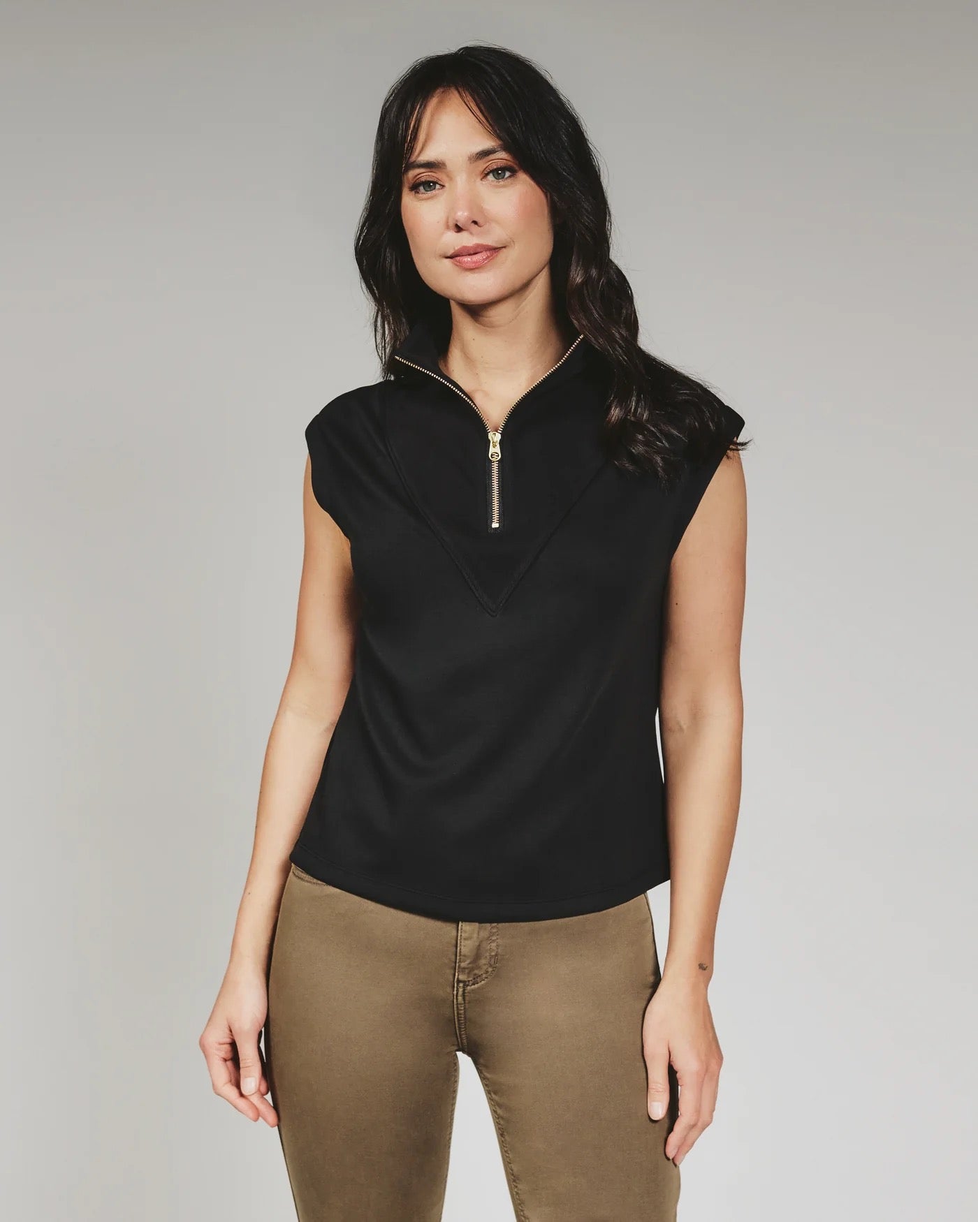 7 Diamonds Rev Sleeveless Pullover