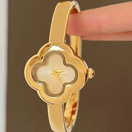 Fashion Four-Leaf Clover Quartz Bracelet Watch