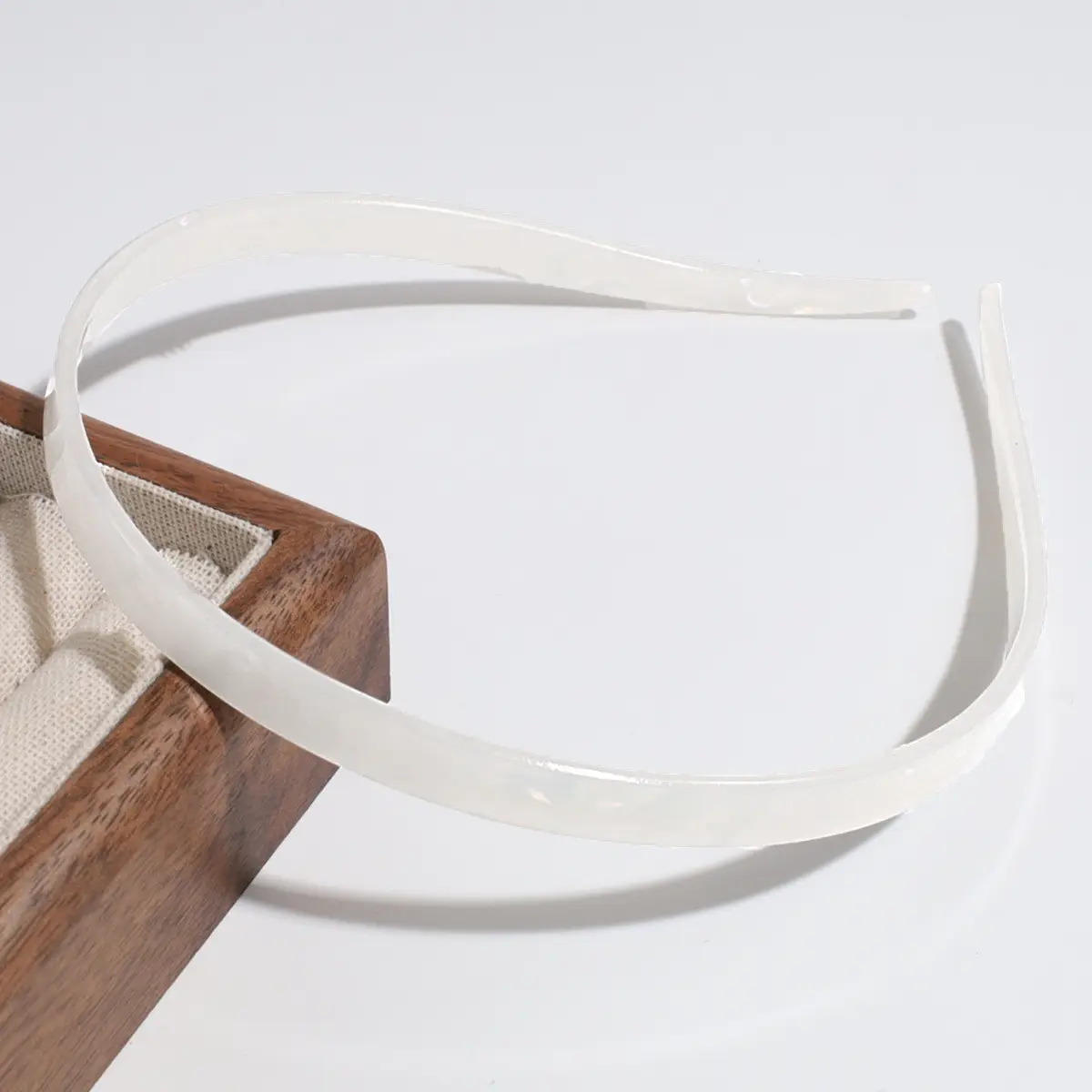 Retro Ice Crack Toothed Plastic Headband